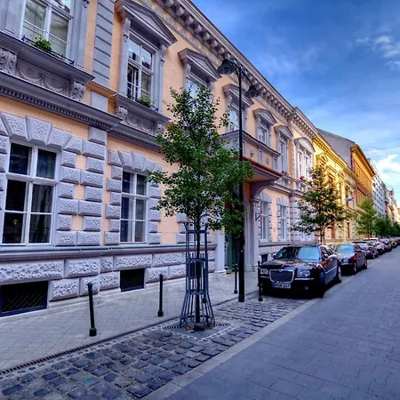 Gellerico At Horanszky Street *
